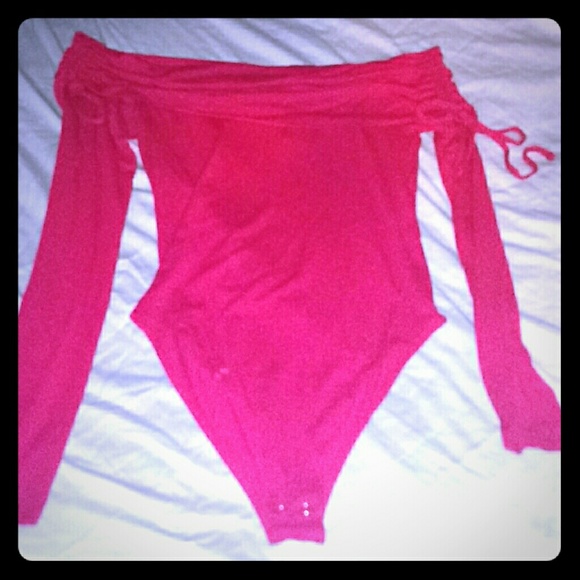 Sexy Cold-shoulder bodysuit - Picture 1 of 8